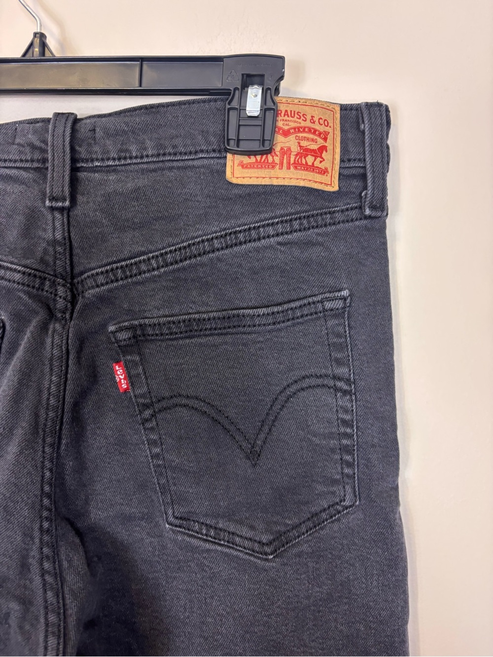 Levi's Black High Rise Distressed Ribcage Distressed Straight Ankle Jeans 31 - Picture 6 of 7